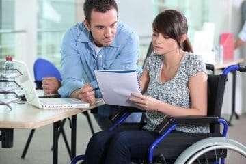 Трудовой договор с инвалидом 3, 2, 1 группы: образец 2020, особенности, дополнительное соглашение и расторжение