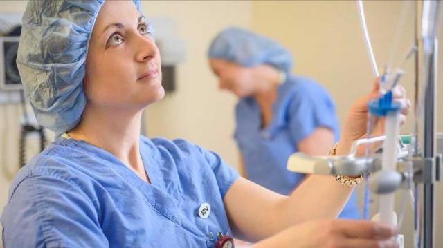 Должностные обязанности процедурной медсестры: образец должностной инструкции
