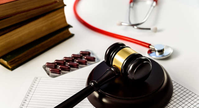 Может ли врач отказаться от пациента по закону: законодательная база для отказа